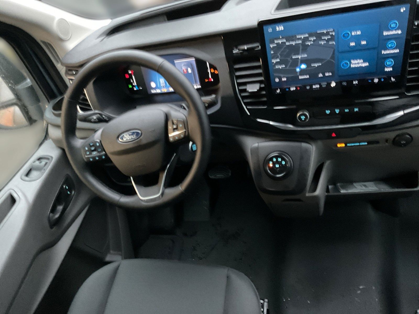 Fahrzeugabbildung Ford Transit Trend L2H3 Beifahrer Einzelsitz