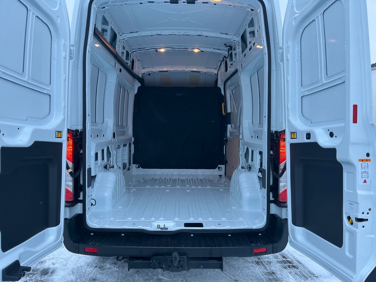 Fahrzeugabbildung Ford Transit Trend L2H3 Beifahrer Einzelsitz