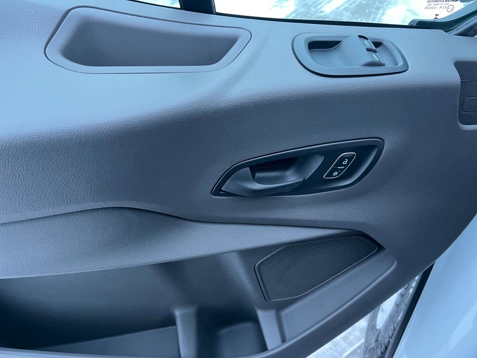 Fahrzeugabbildung Ford Transit Trend L2H3 Beifahrer Einzelsitz