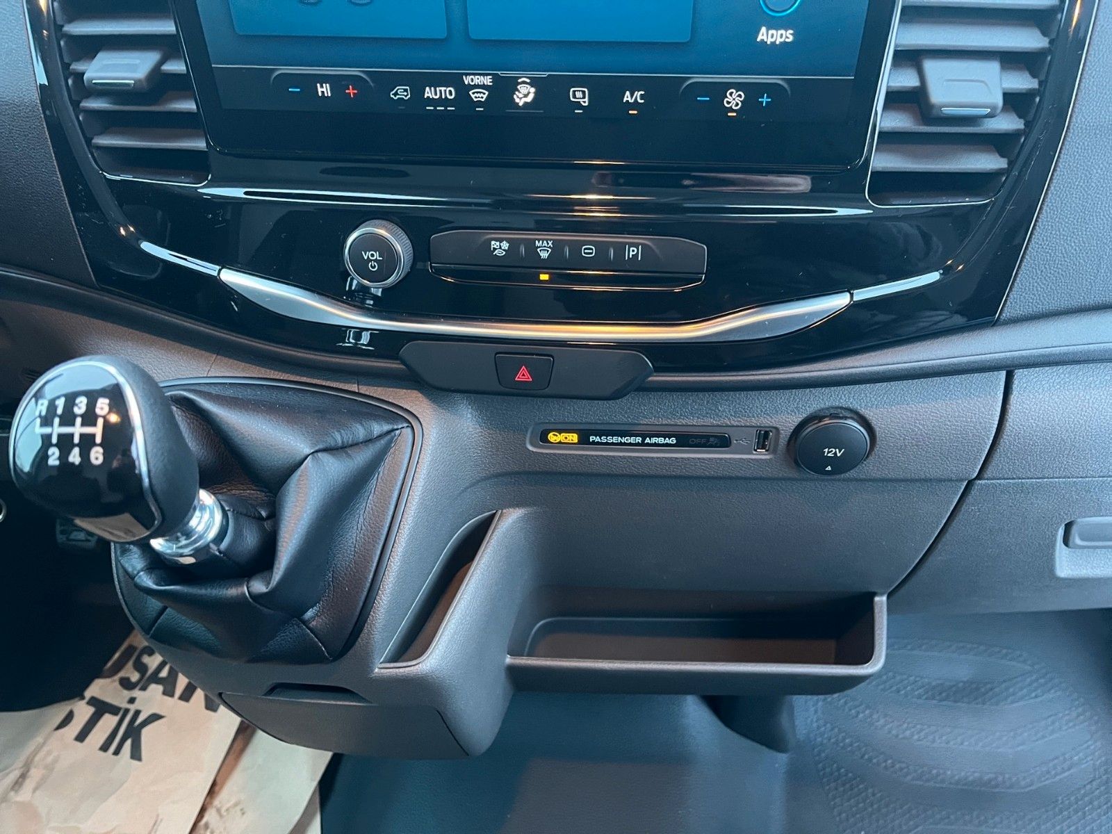 Fahrzeugabbildung Ford Transit Trend L2H3 Beifahrer Einzelsitz