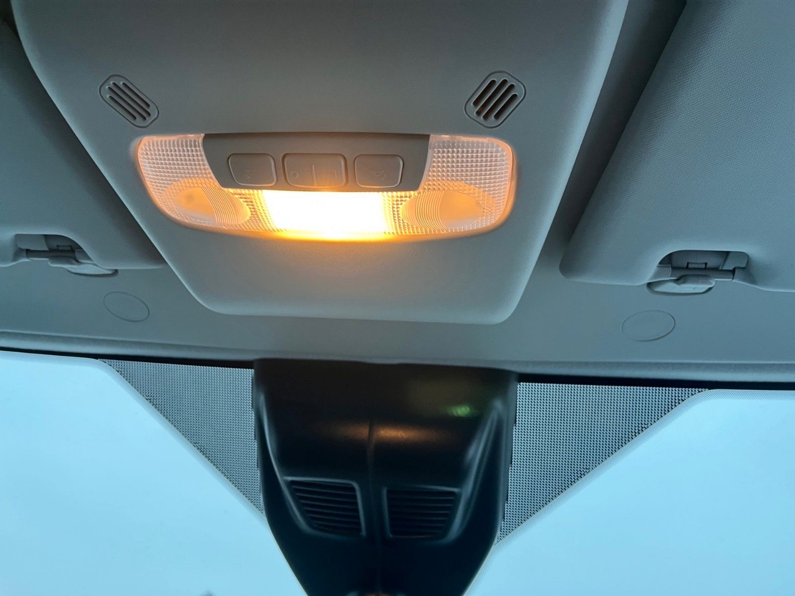 Fahrzeugabbildung Ford Transit Trend L2H3 Beifahrer Einzelsitz