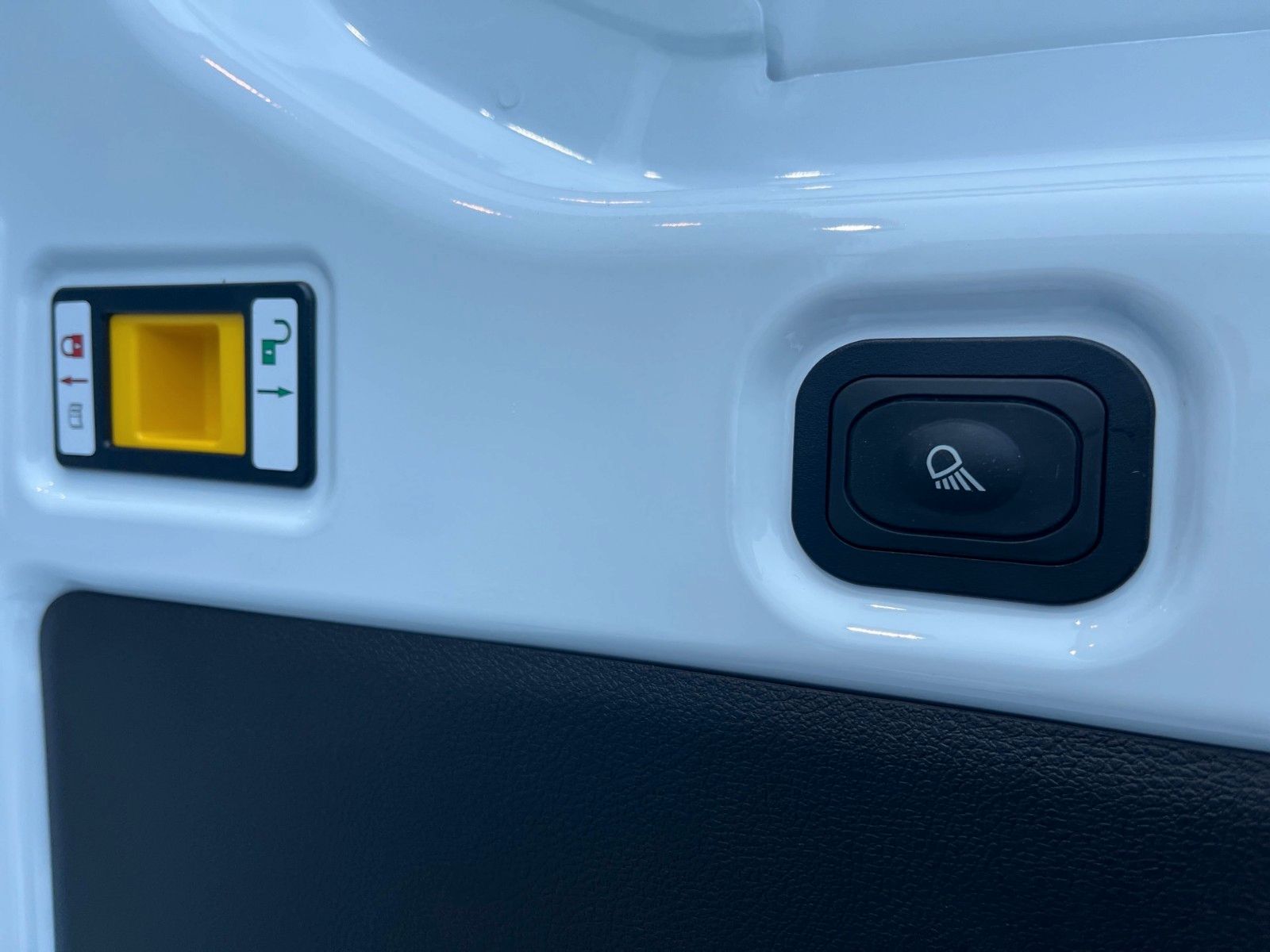 Fahrzeugabbildung Ford Transit Trend L2H3 Beifahrer Einzelsitz