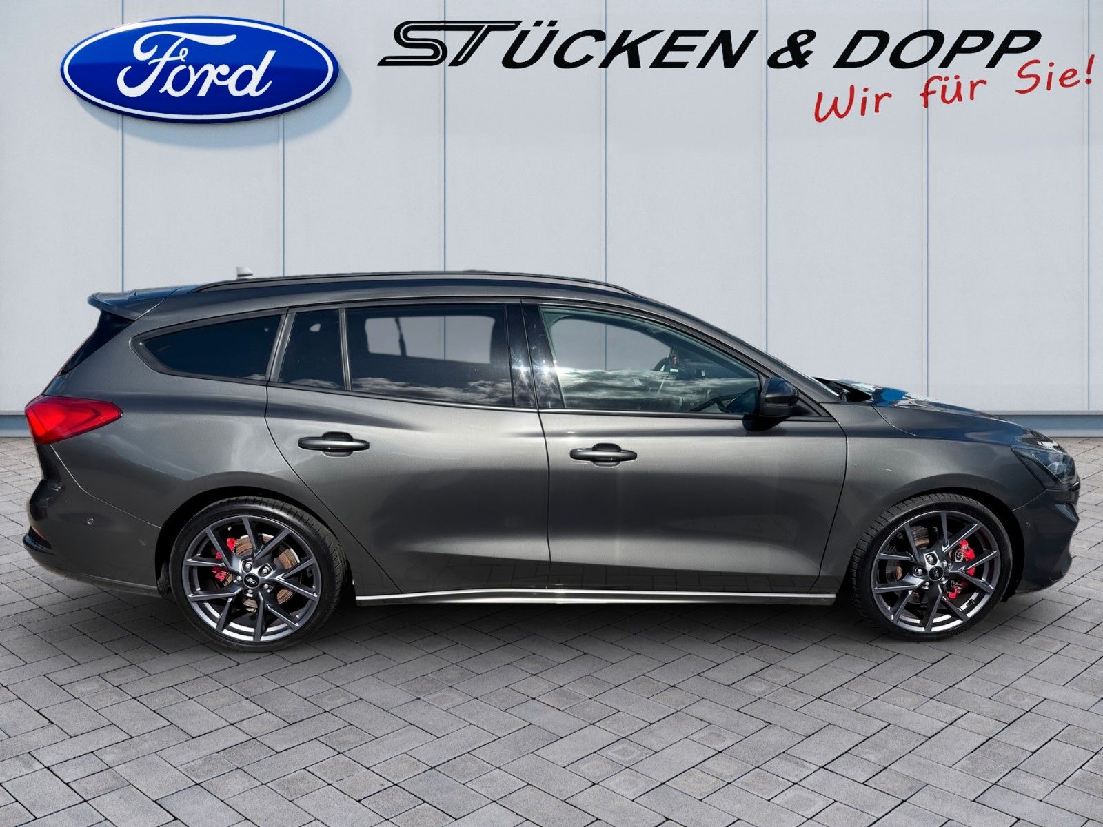 Fahrzeugabbildung Ford Focus Turnier 2.3 EcoBoost ST+Styling-Paket+ACC+