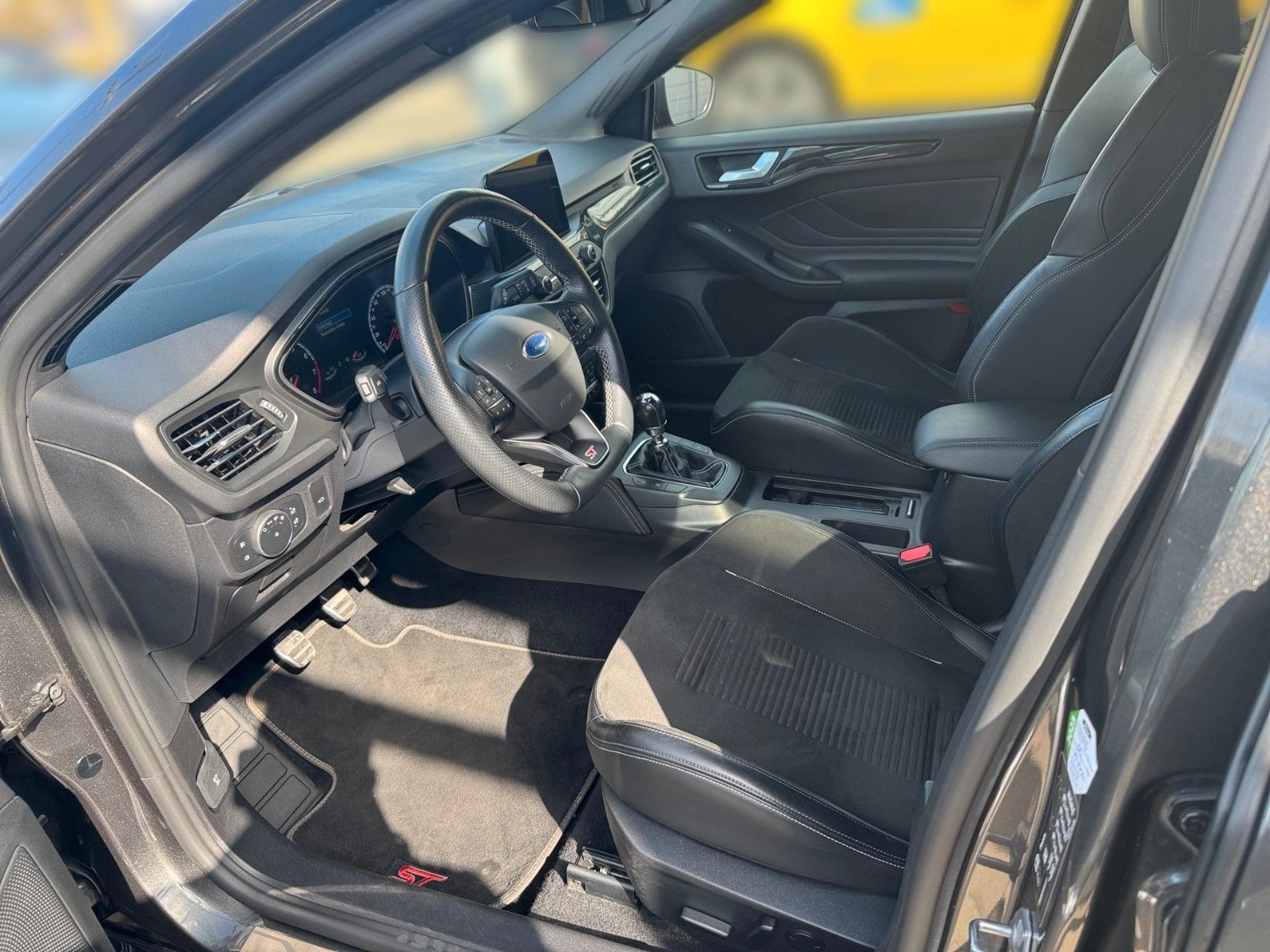 Fahrzeugabbildung Ford Focus Turnier 2.3 EcoBoost ST+Styling-Paket+ACC+