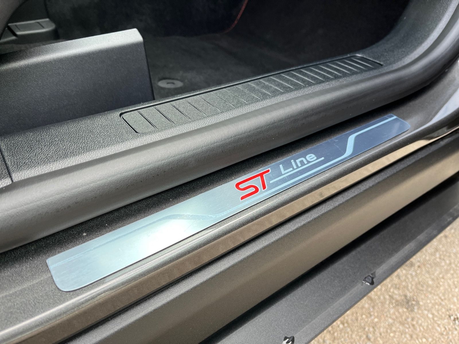 Fahrzeugabbildung Ford Kuga Plug-In Hybrid ST-Line X+Matrix-LED+el.AHK+