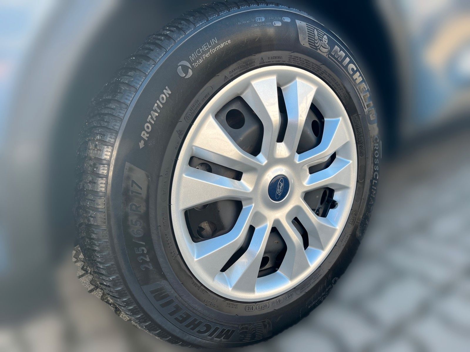 Fahrzeugabbildung Ford Kuga 1.5 EcoBoost Cool & Connect+Navi+DAB+...