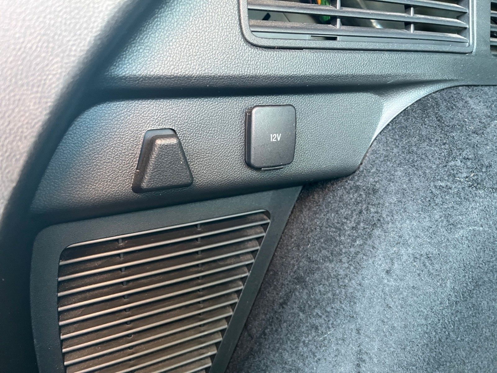 Fahrzeugabbildung Ford Kuga 1.5 EcoBoost Cool & Connect+Navi+DAB+...