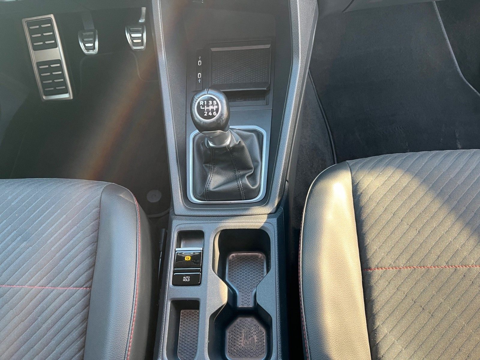 Fahrzeugabbildung Ford Ford G. Connect Tourneo 2.0 EcoBlue *Rollstuhl*+