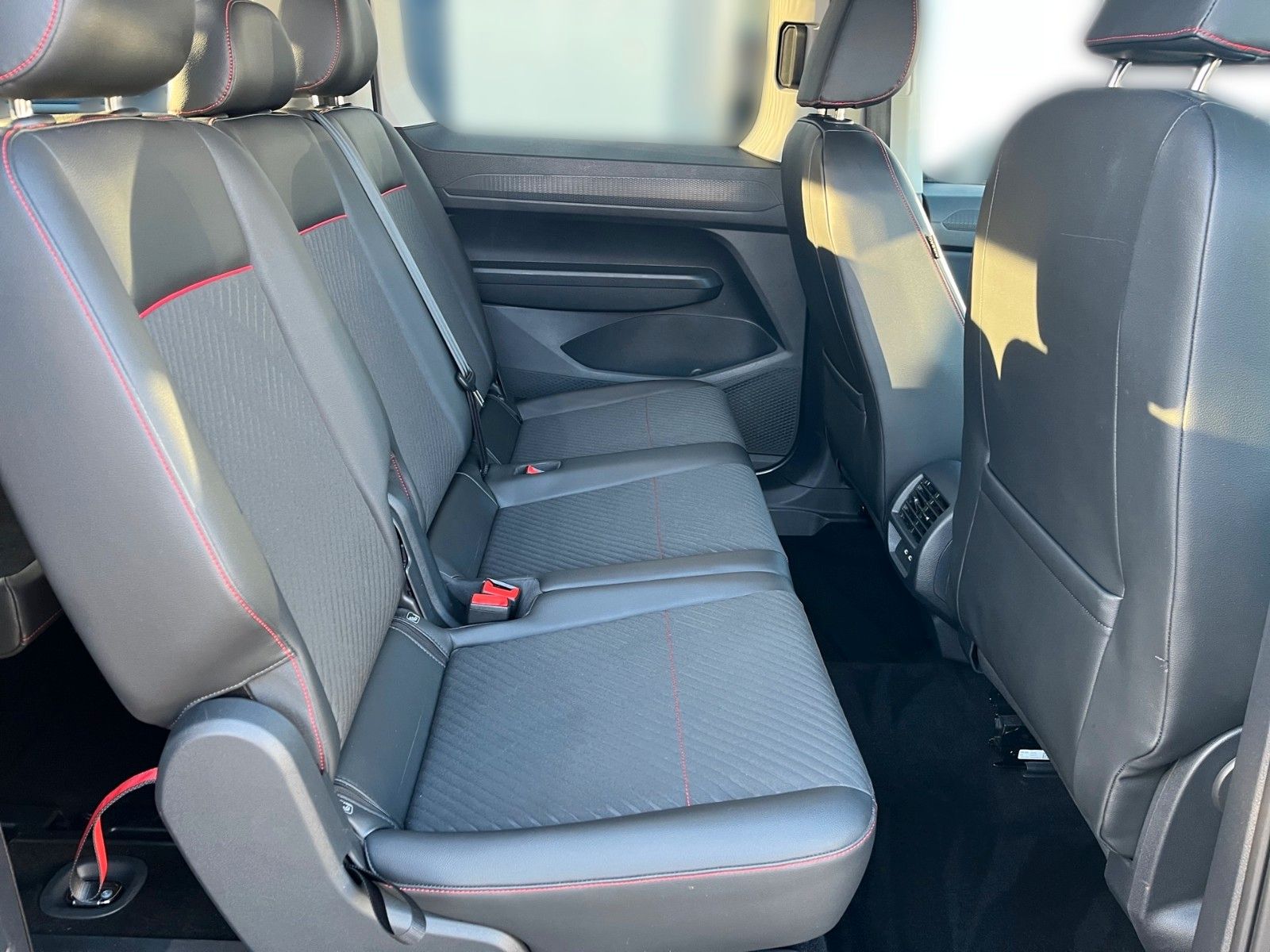 Fahrzeugabbildung Ford Ford G. Connect Tourneo 2.0 EcoBlue *Rollstuhl*+