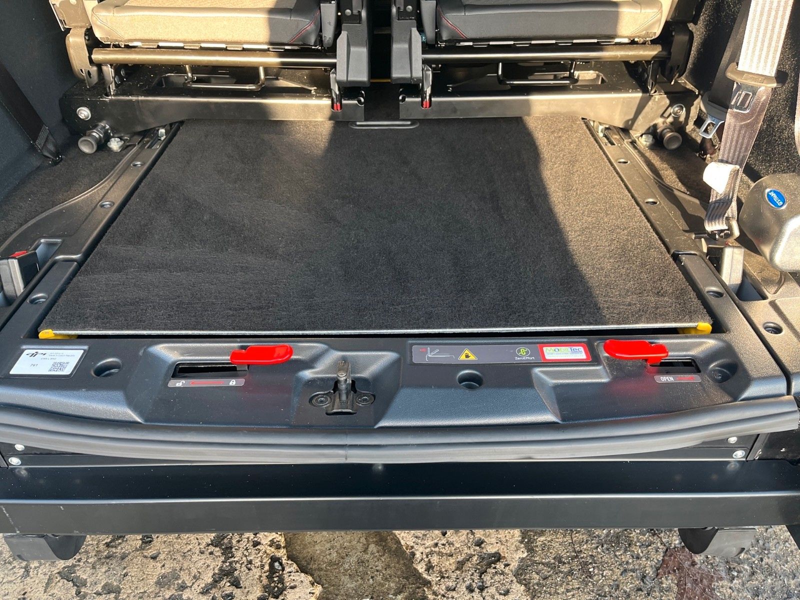 Fahrzeugabbildung Ford Ford G. Connect Tourneo 2.0 EcoBlue *Rollstuhl*+