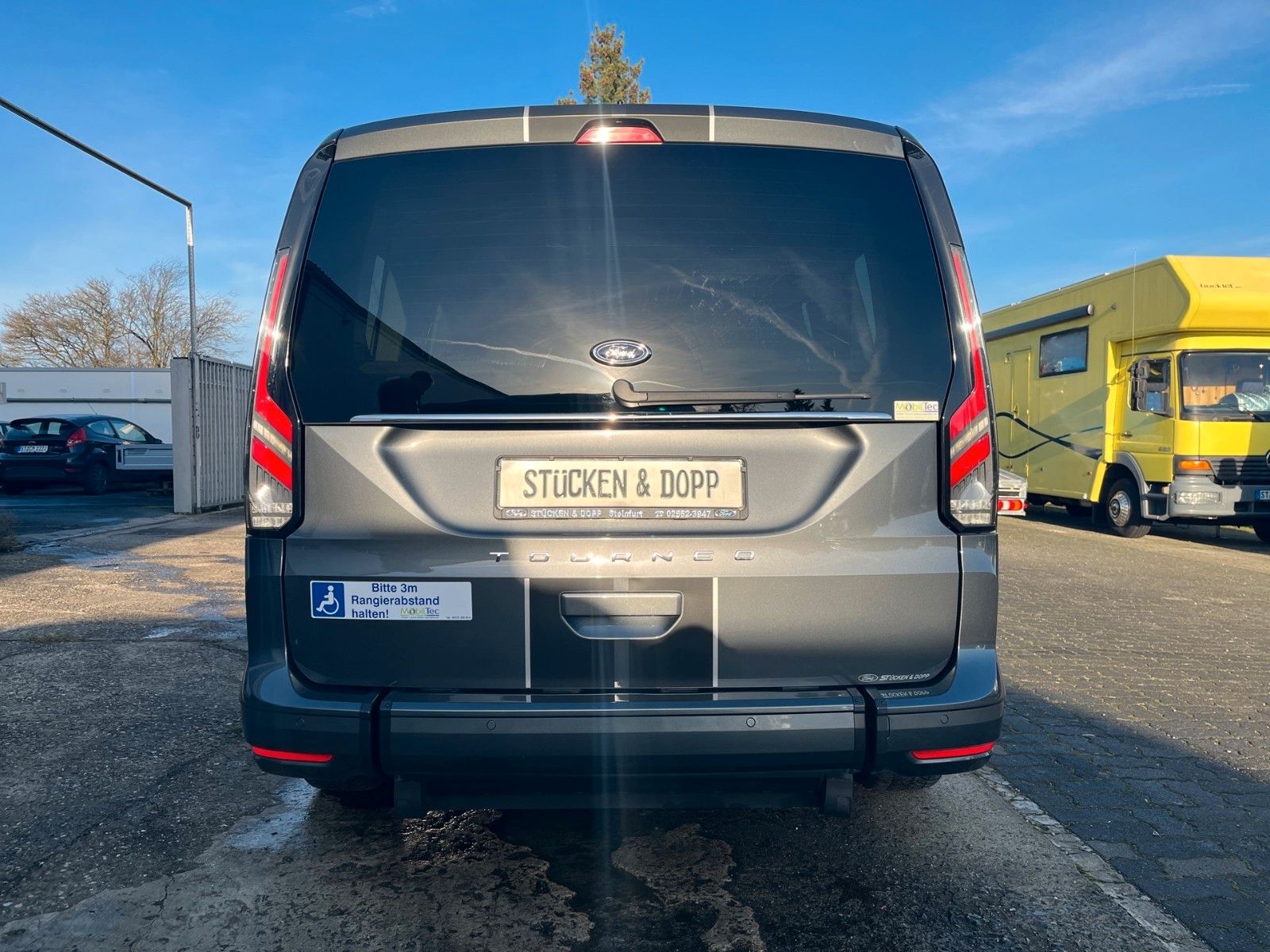 Fahrzeugabbildung Ford Ford G. Connect Tourneo 2.0 EcoBlue *Rollstuhl*+