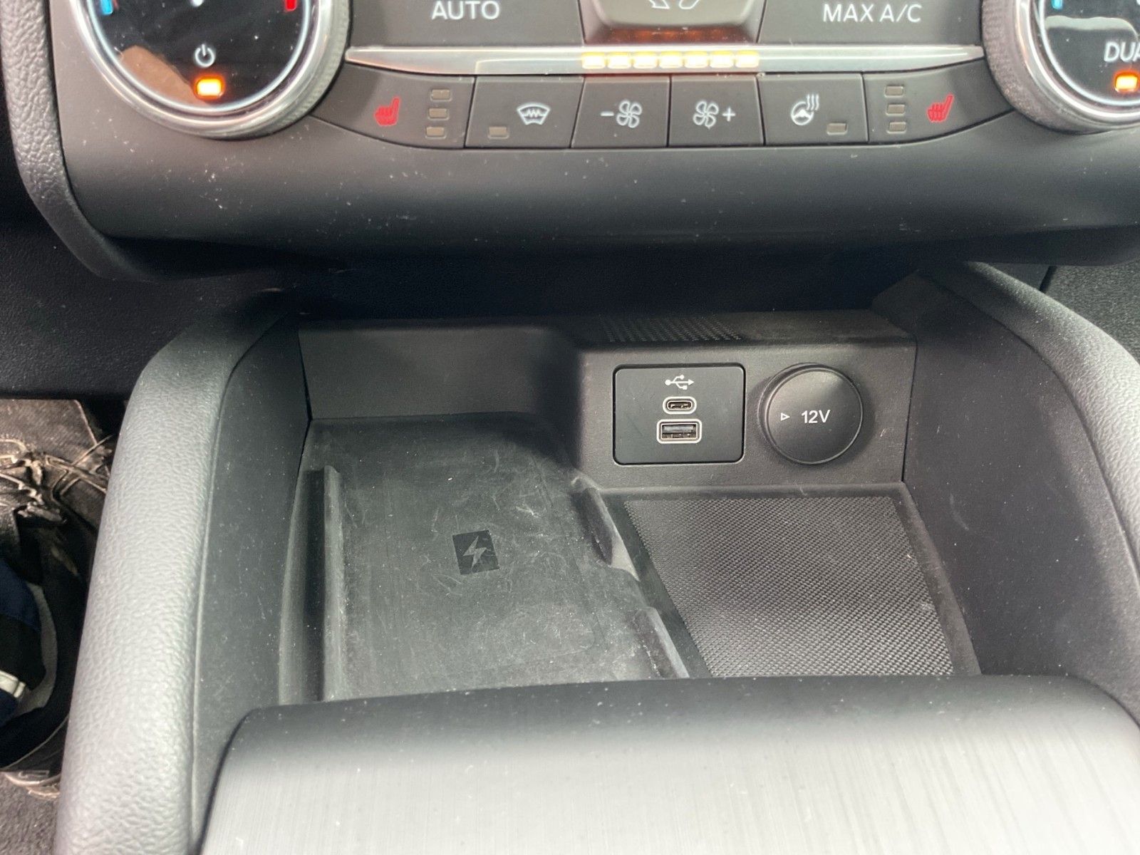 Fahrzeugabbildung Ford Kuga PHEV ST-Line X+ACC+el.AHK+Pano+20"+...