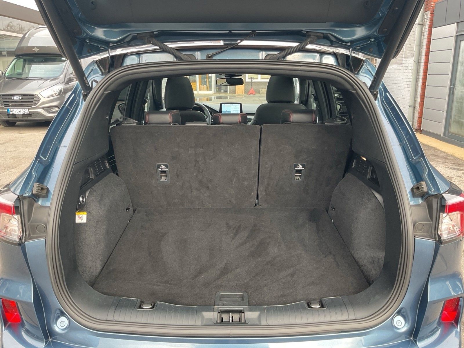 Fahrzeugabbildung Ford Kuga PHEV ST-Line X+ACC+el.AHK+Pano+20"+...