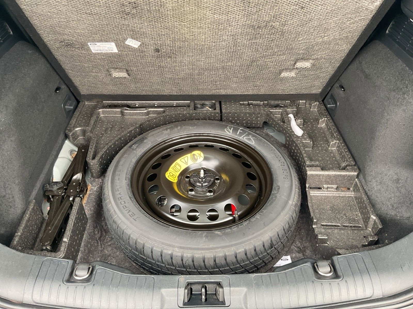 Fahrzeugabbildung Ford Kuga PHEV ST-Line X+ACC+el.AHK+Pano+20"+...