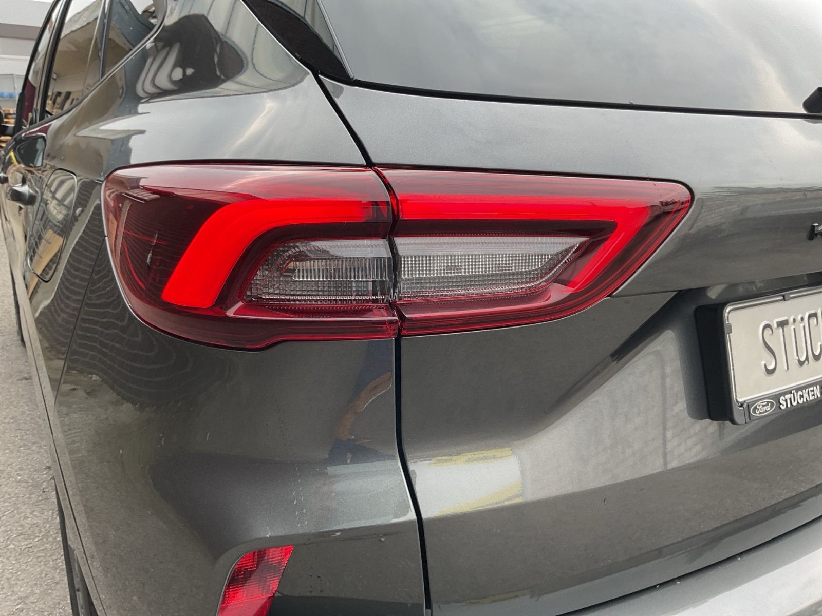 Fahrzeugabbildung Ford Kuga PHEV ST-Line X+ACC+el.AHK+LED+B&O+...