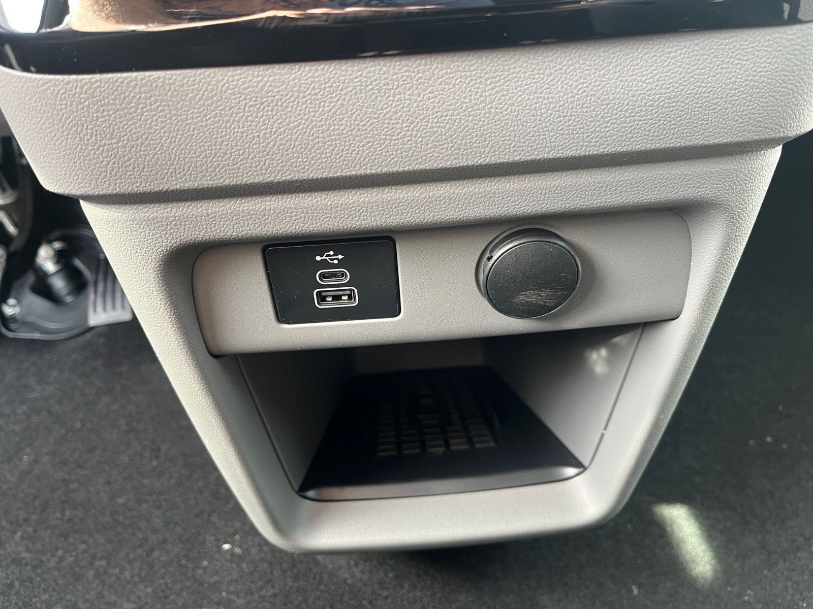 Fahrzeugabbildung Ford Tourneo Custom L1 Aut. Titanium*B&O*ACC*LED*...