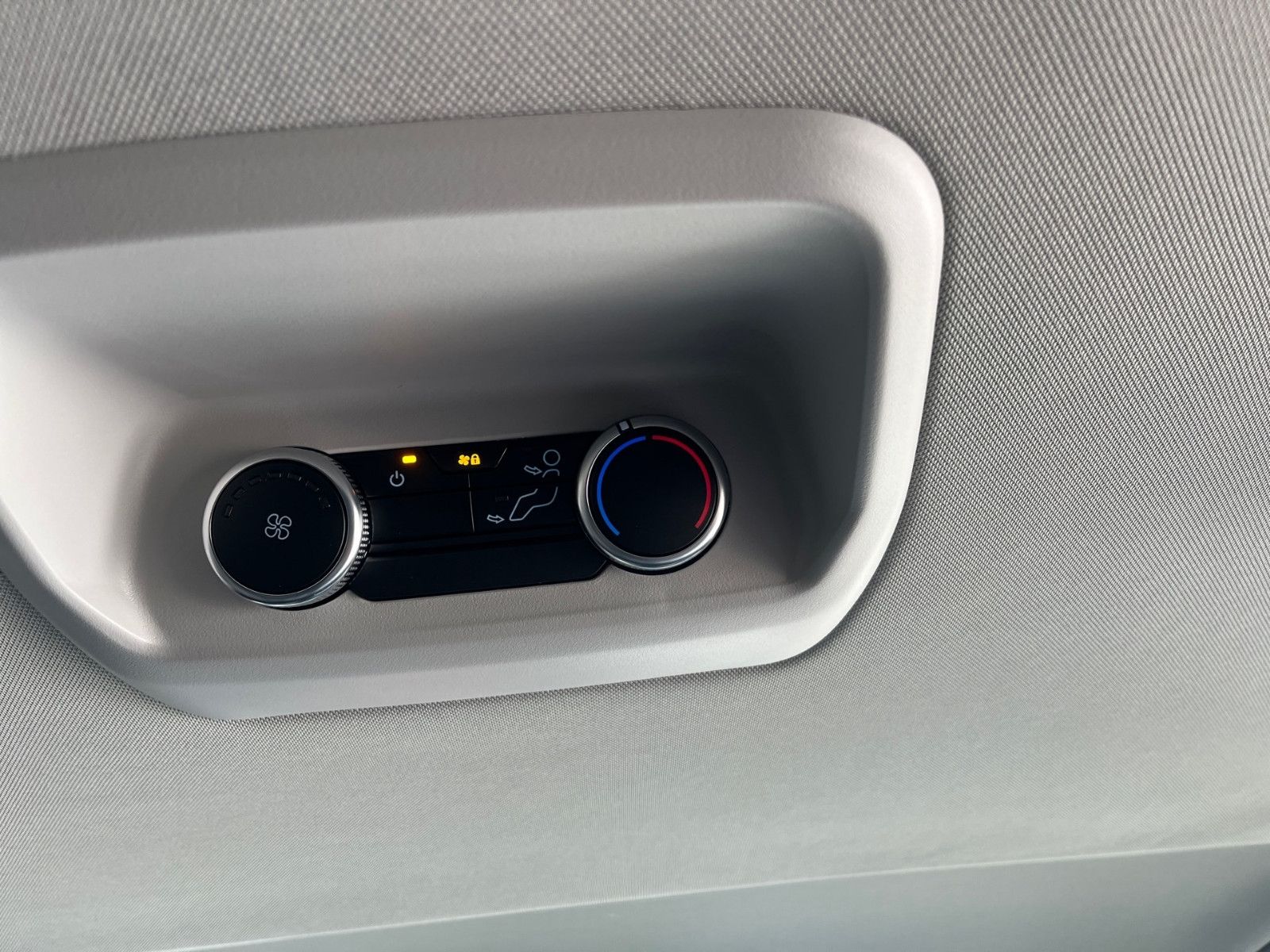 Fahrzeugabbildung Ford Tourneo Custom L1 Aut. Titanium*B&O*ACC*LED*...