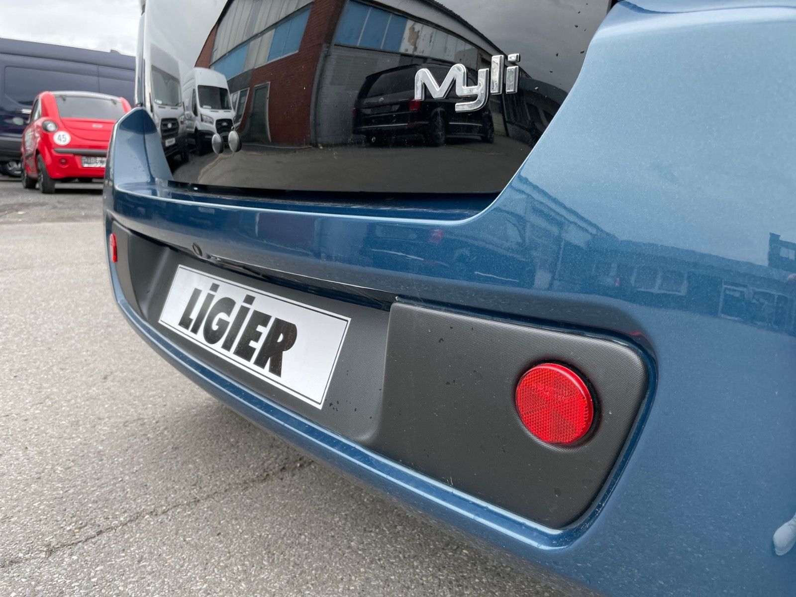 Fahrzeugabbildung Ligier Myli E.pic