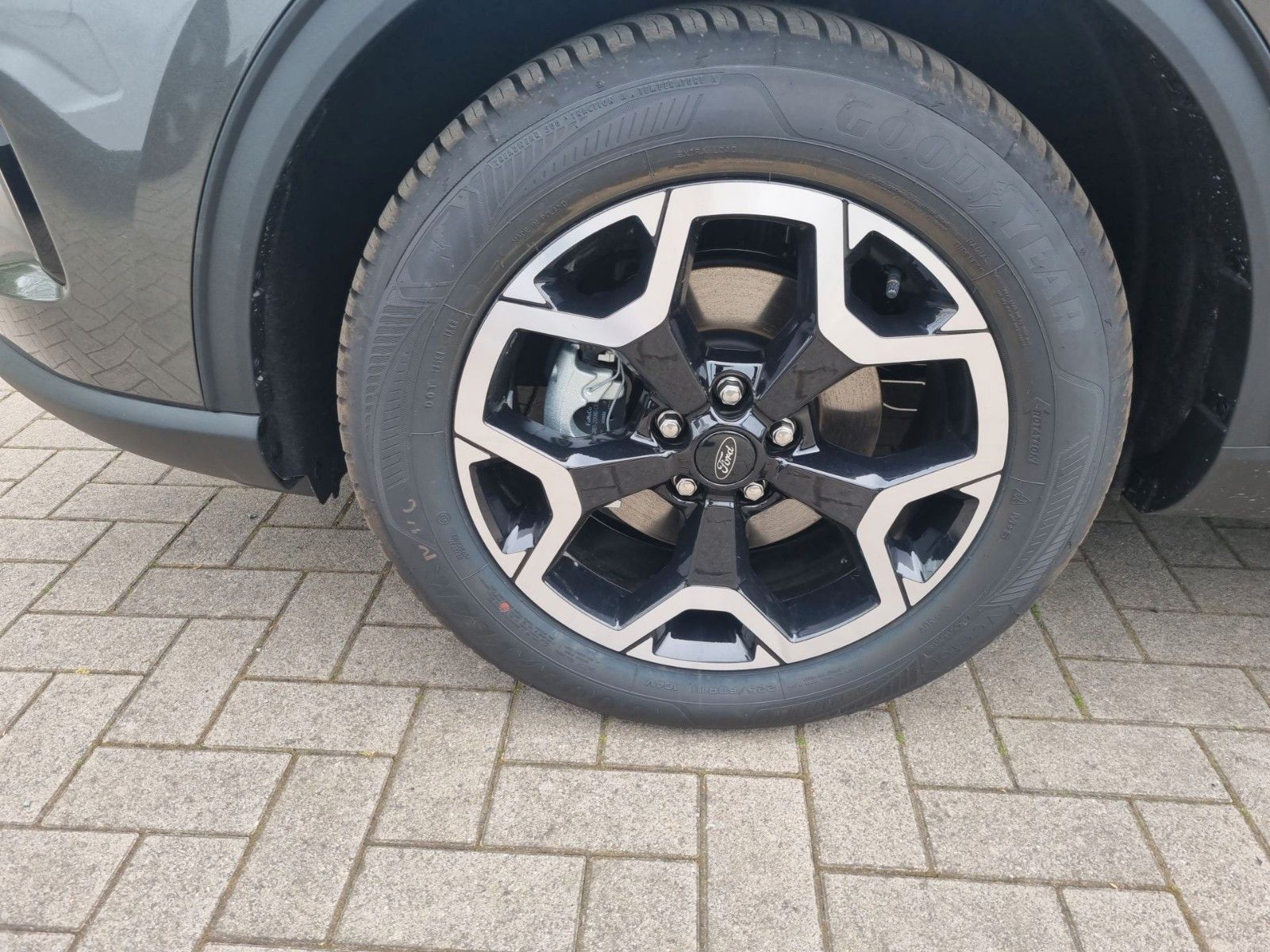 Fahrzeugabbildung Ford Kuga 2.5 PHEV Active X*el.AHK+Matrix+ACC+...