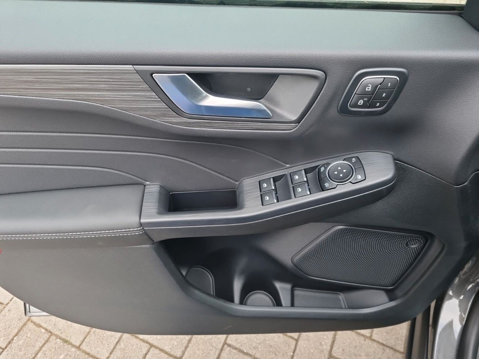 Fahrzeugabbildung Ford Kuga 2.5 PHEV Active X*el.AHK+Matrix+ACC+...