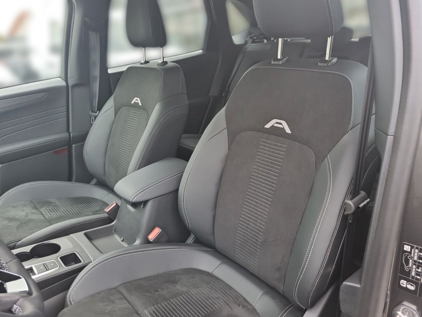 Fahrzeugabbildung Ford Kuga 2.5 PHEV Active X*el.AHK+Matrix+ACC+...