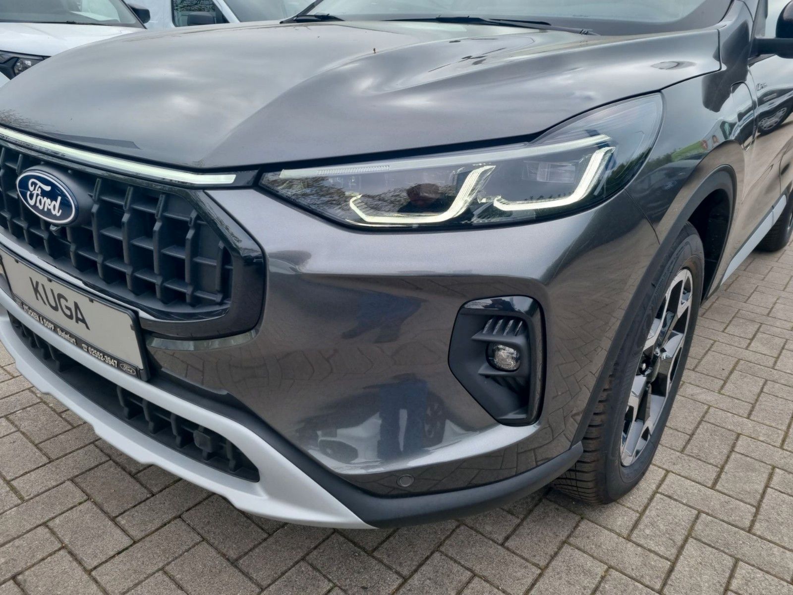 Fahrzeugabbildung Ford Kuga 2.5 PHEV Active X*el.AHK+Matrix+ACC+...