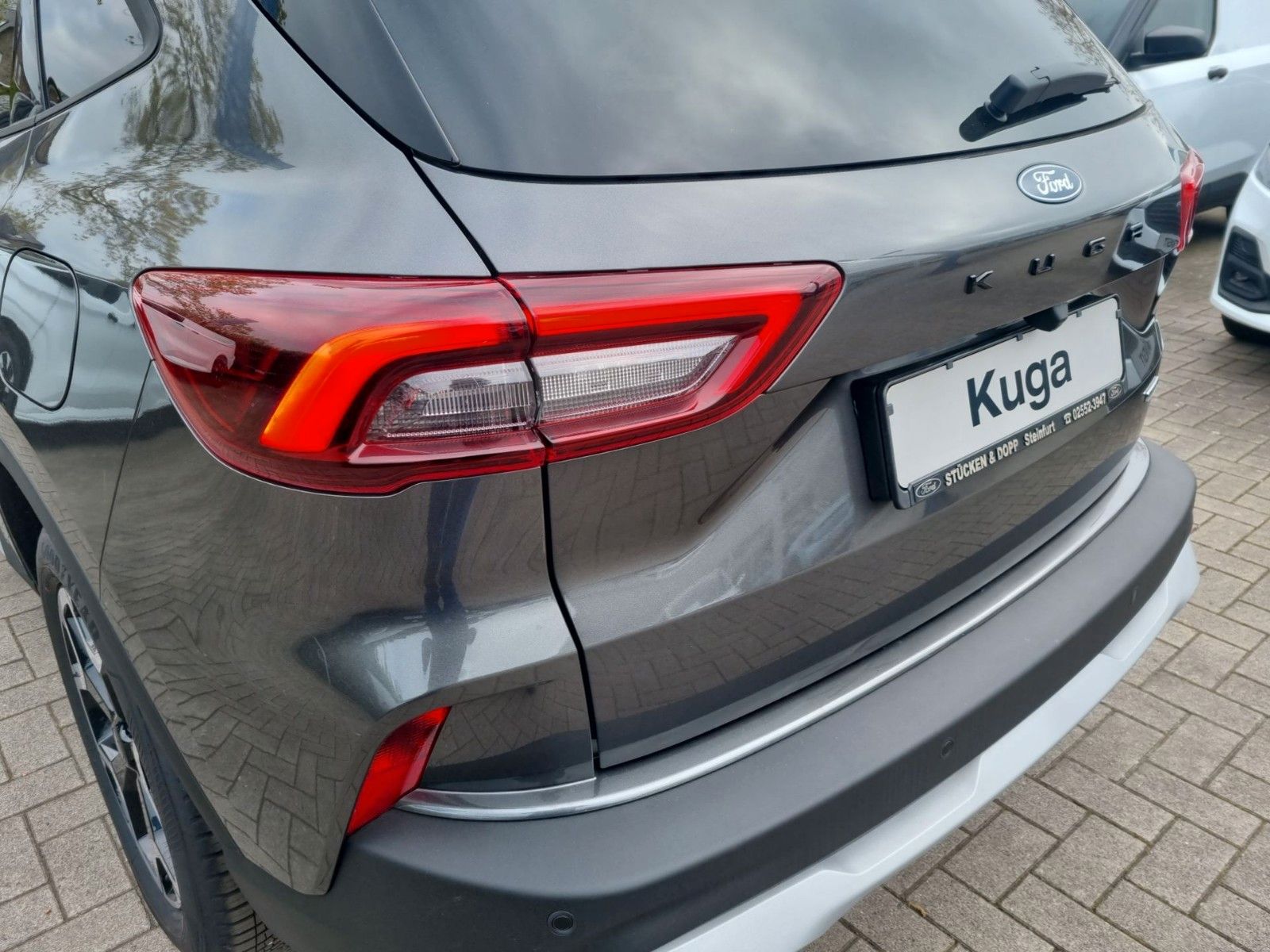 Fahrzeugabbildung Ford Kuga 2.5 PHEV Active X*el.AHK+Matrix+ACC+...