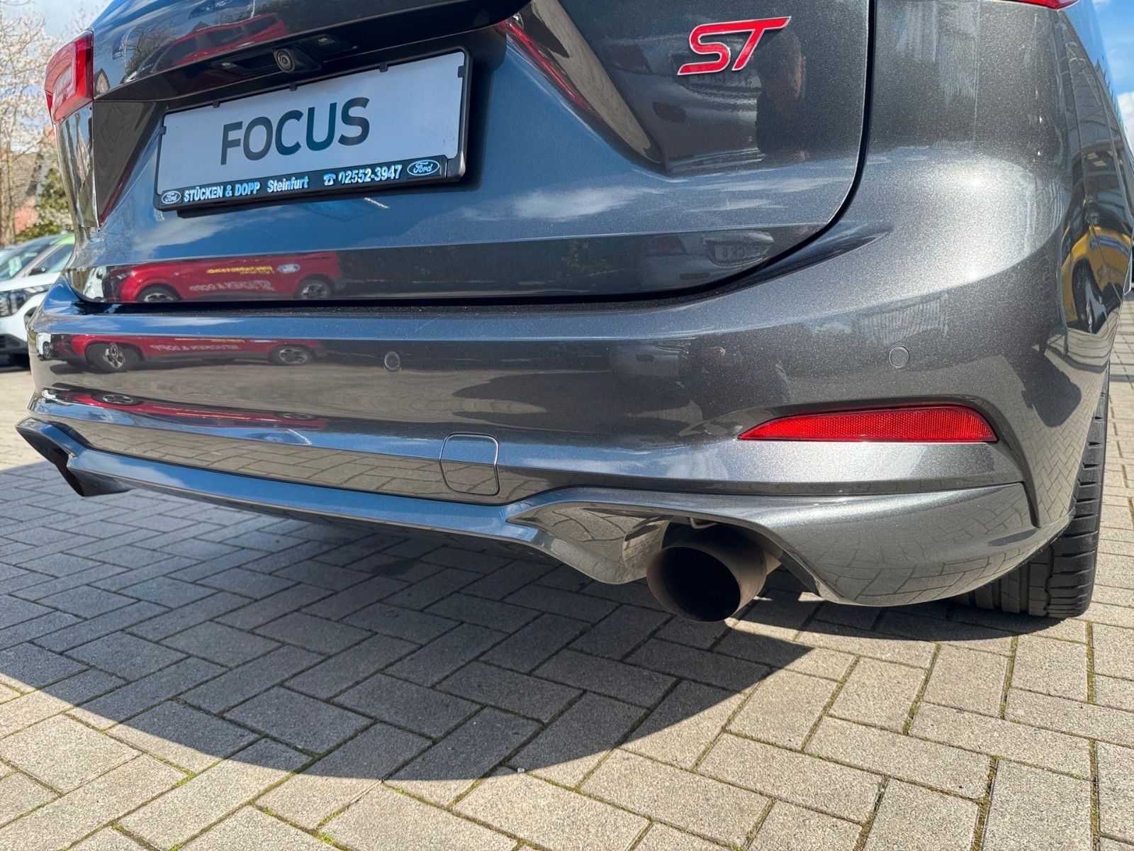 Fahrzeugabbildung Ford Focus Turnier 2.3 EcoBoost ST+Styling-Paket+ACC+