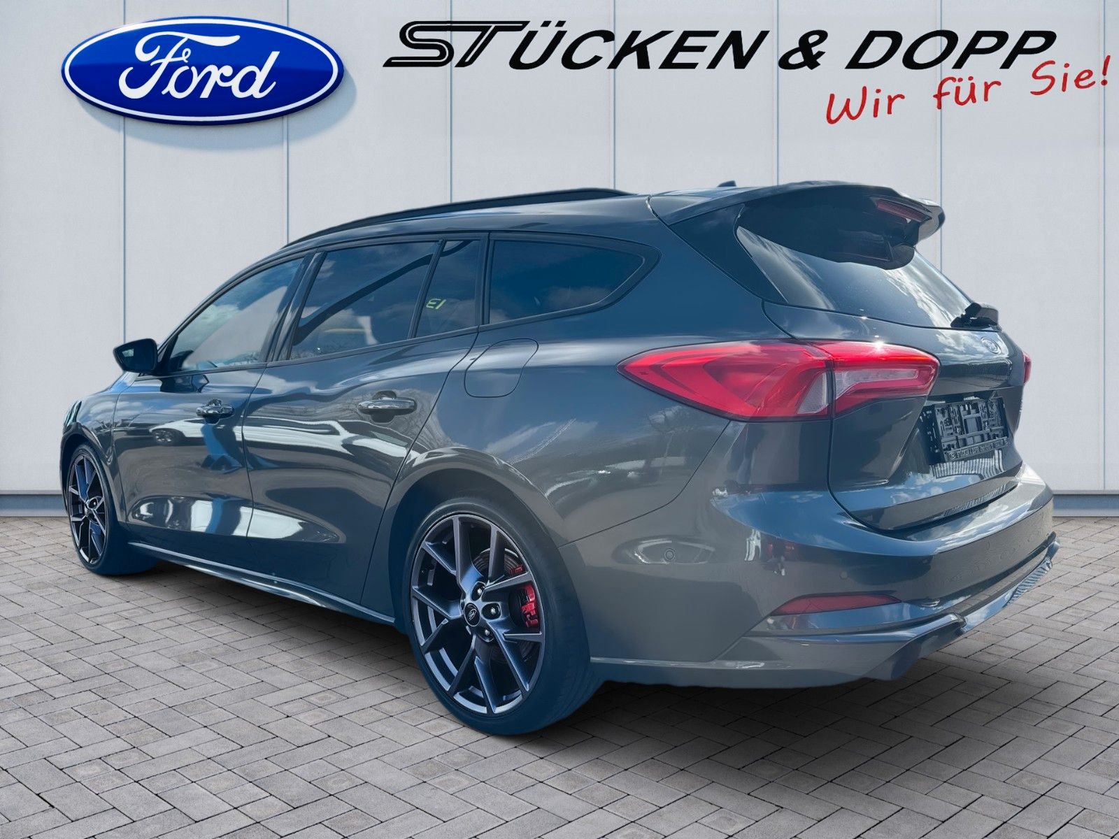 Fahrzeugabbildung Ford Focus Turnier 2.3 EcoBoost ST+Styling-Paket+ACC+