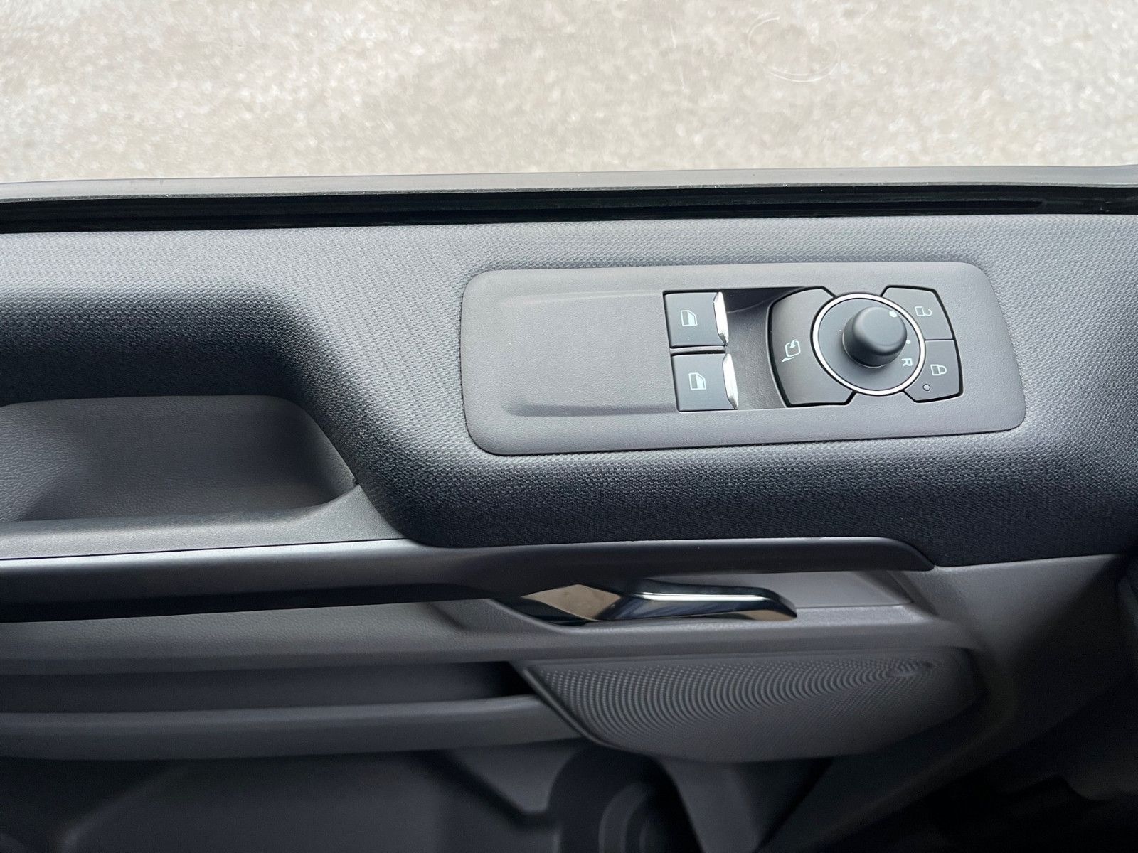 Fahrzeugabbildung Ford Nugget Titanium AD V710 0,99 % Finanzierung