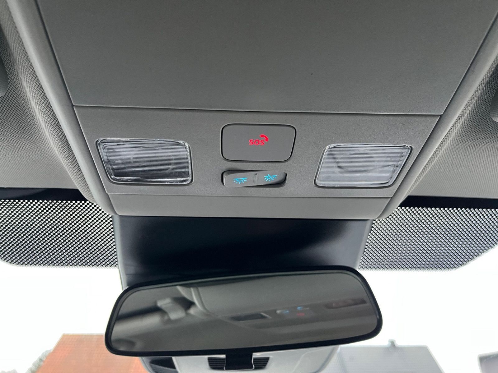 Fahrzeugabbildung Ford Nugget Titanium AD V710 0,99 % Finanzierung