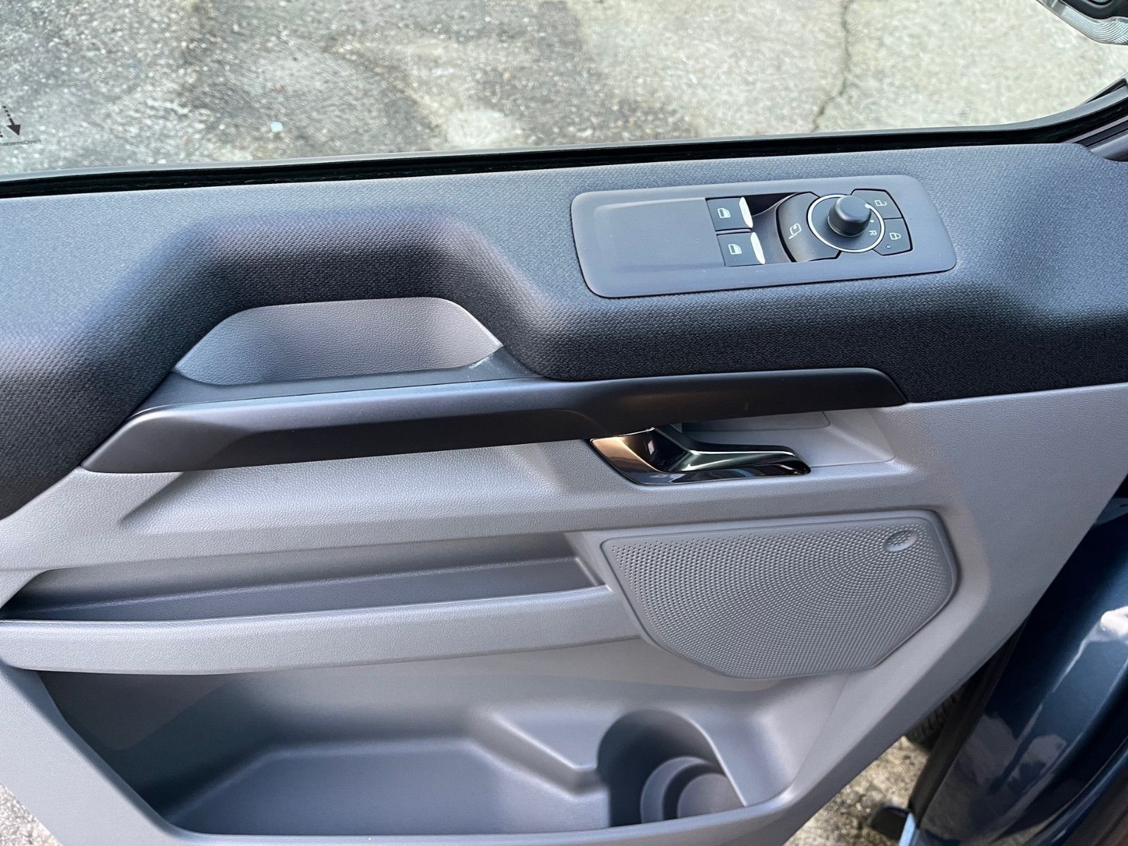 Fahrzeugabbildung Ford Nugget Titanium AD V710 0,99 % Finanzierung