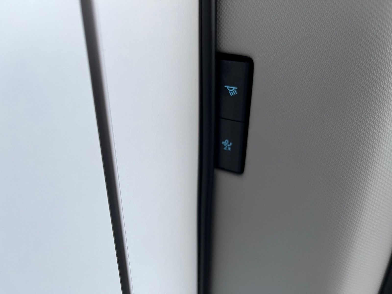Fahrzeugabbildung Ford Nugget Titanium AD V710 0,99 % Finanzierung