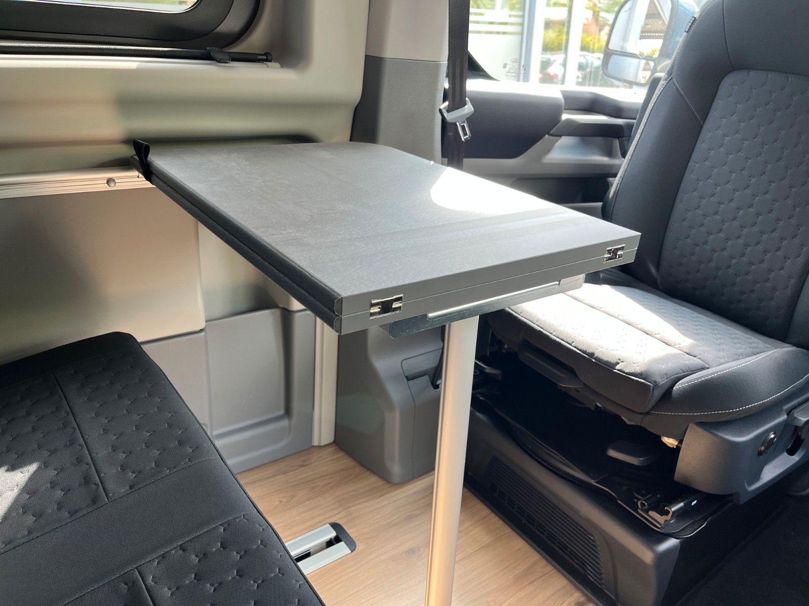 Fahrzeugabbildung Ford Nugget Titanium AD V710 0,99 % Finanzierung