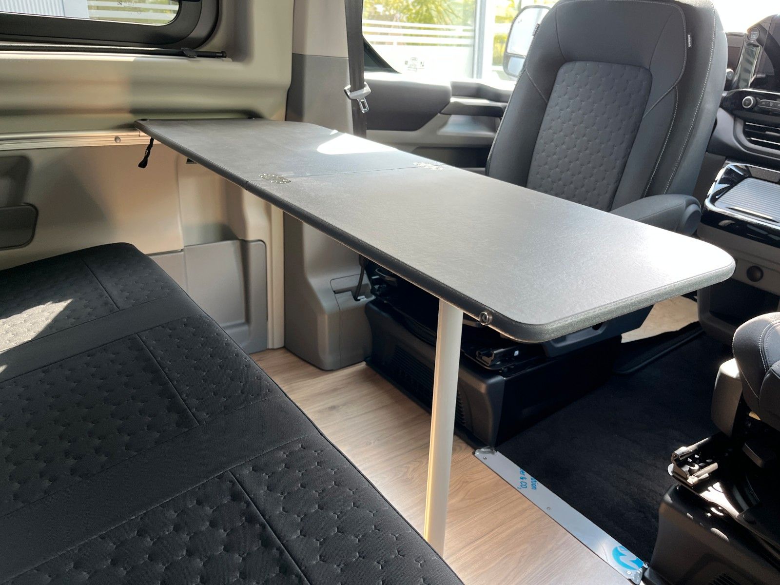 Fahrzeugabbildung Ford Nugget Titanium AD V710 0,99 % Finanzierung