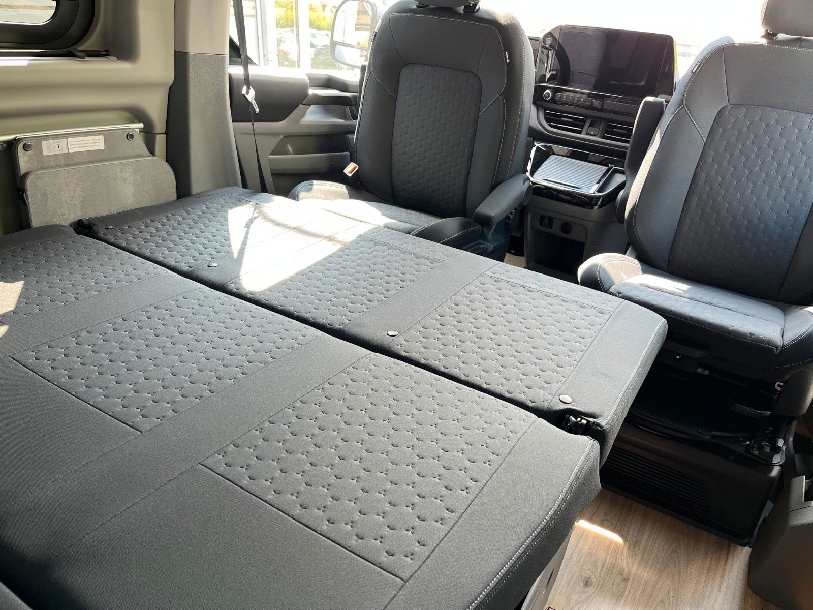Fahrzeugabbildung Ford Nugget Titanium AD V710 0,99 % Finanzierung