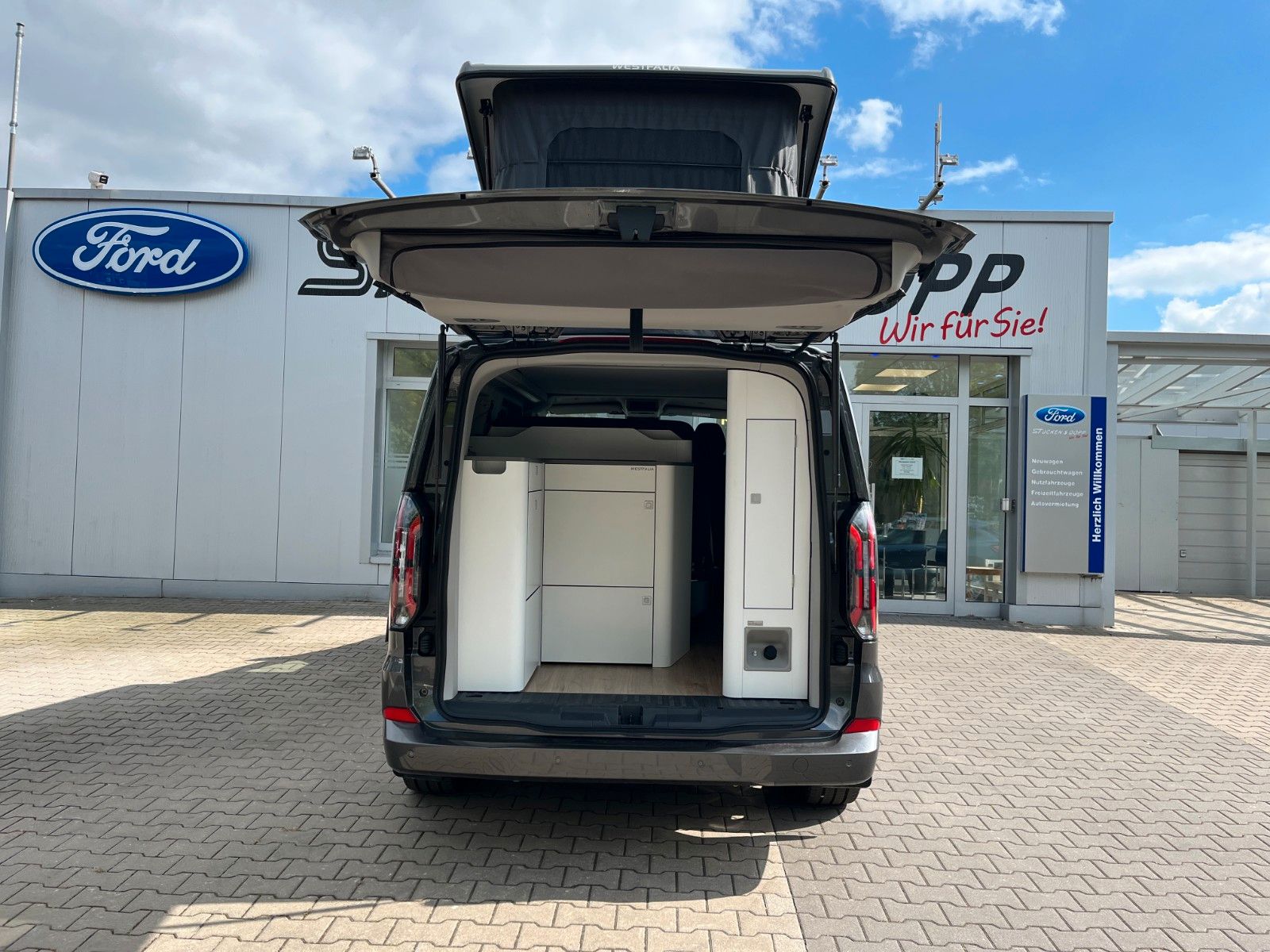 Fahrzeugabbildung Ford Nugget Titanium AD V710 0,99 % Finanzierung