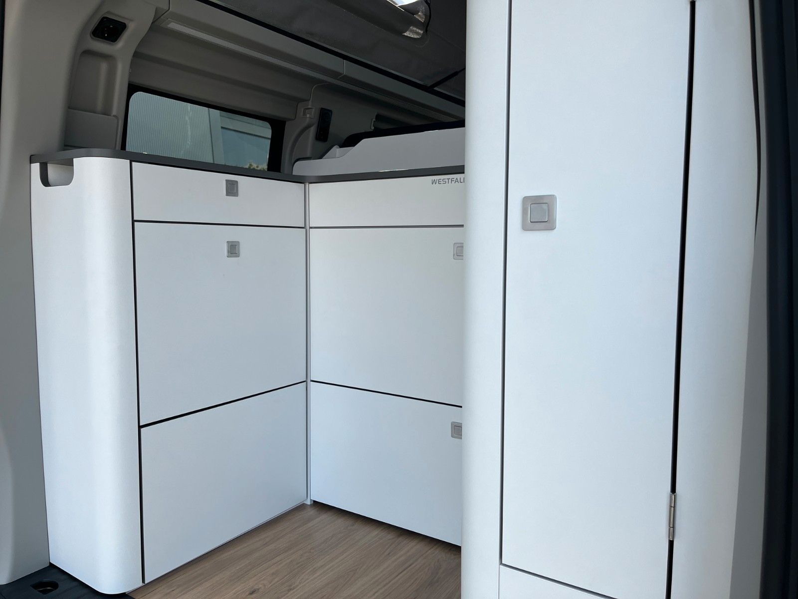 Fahrzeugabbildung Ford Nugget Titanium AD V710 0,99 % Finanzierung