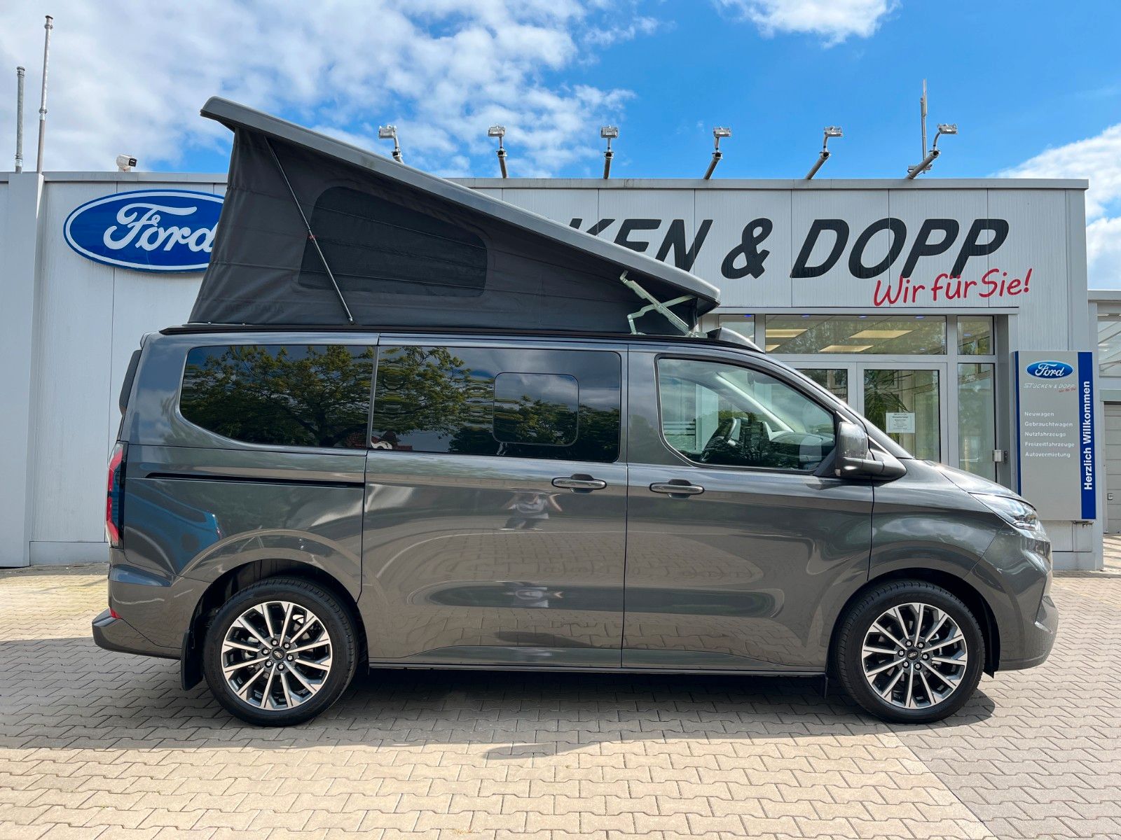 Fahrzeugabbildung Ford Nugget Titanium AD V710 0,99 % Finanzierung