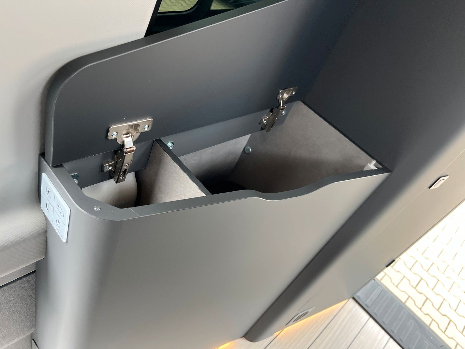 Fahrzeugabbildung Ford Nugget Active AD V710 0,99 % Finanzierung