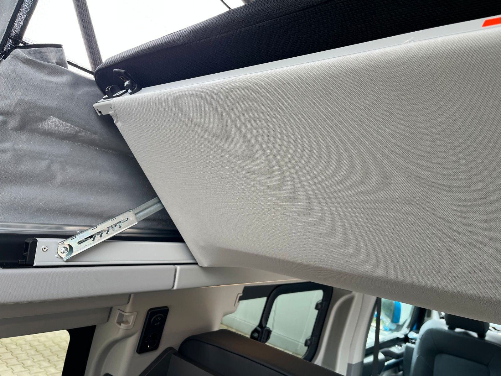 Fahrzeugabbildung Ford Nugget Active AD V710 0,99 % Finanzierung