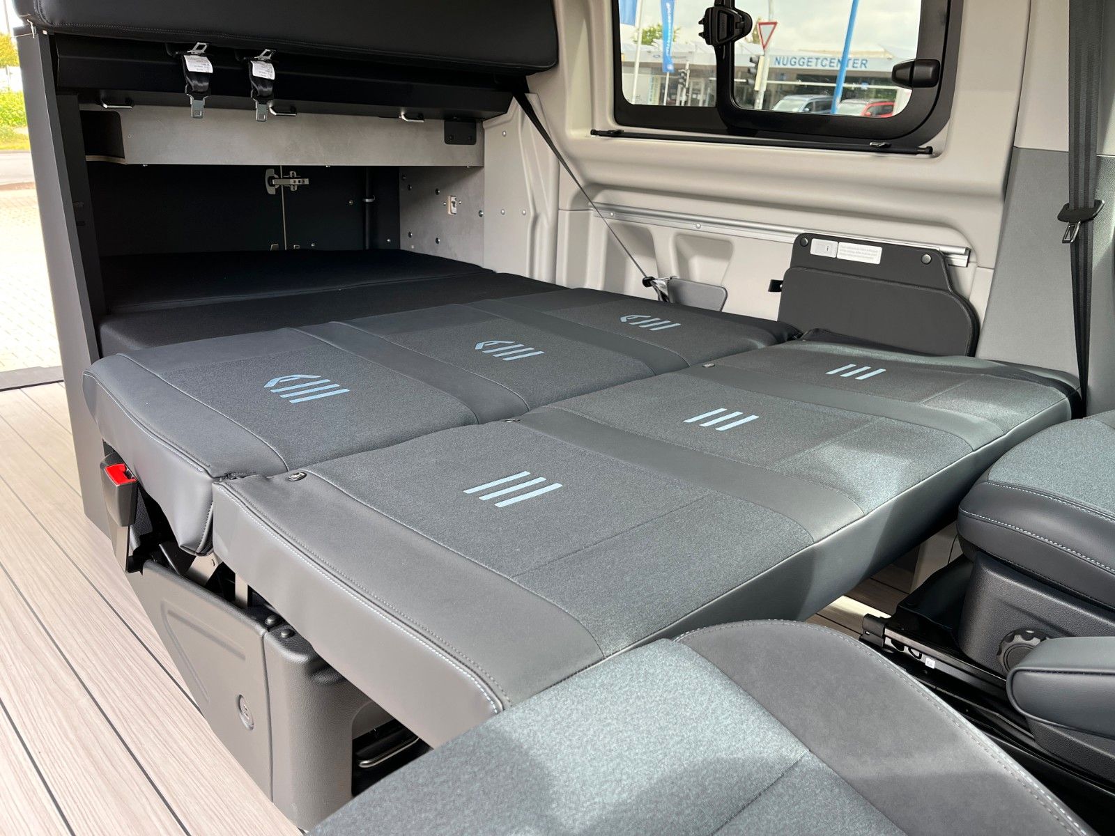Fahrzeugabbildung Ford Nugget Active AD V710 0,99 % Finanzierung