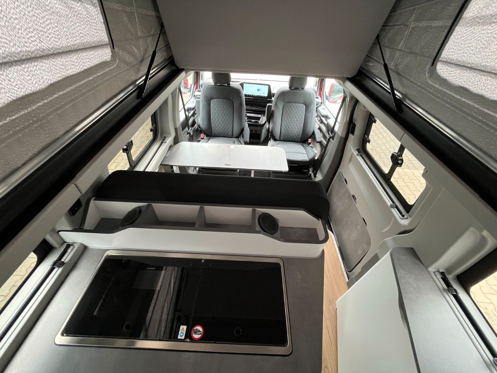 Fahrzeugabbildung Ford Nugget Plus Titanium 0,99 % Finanzierung