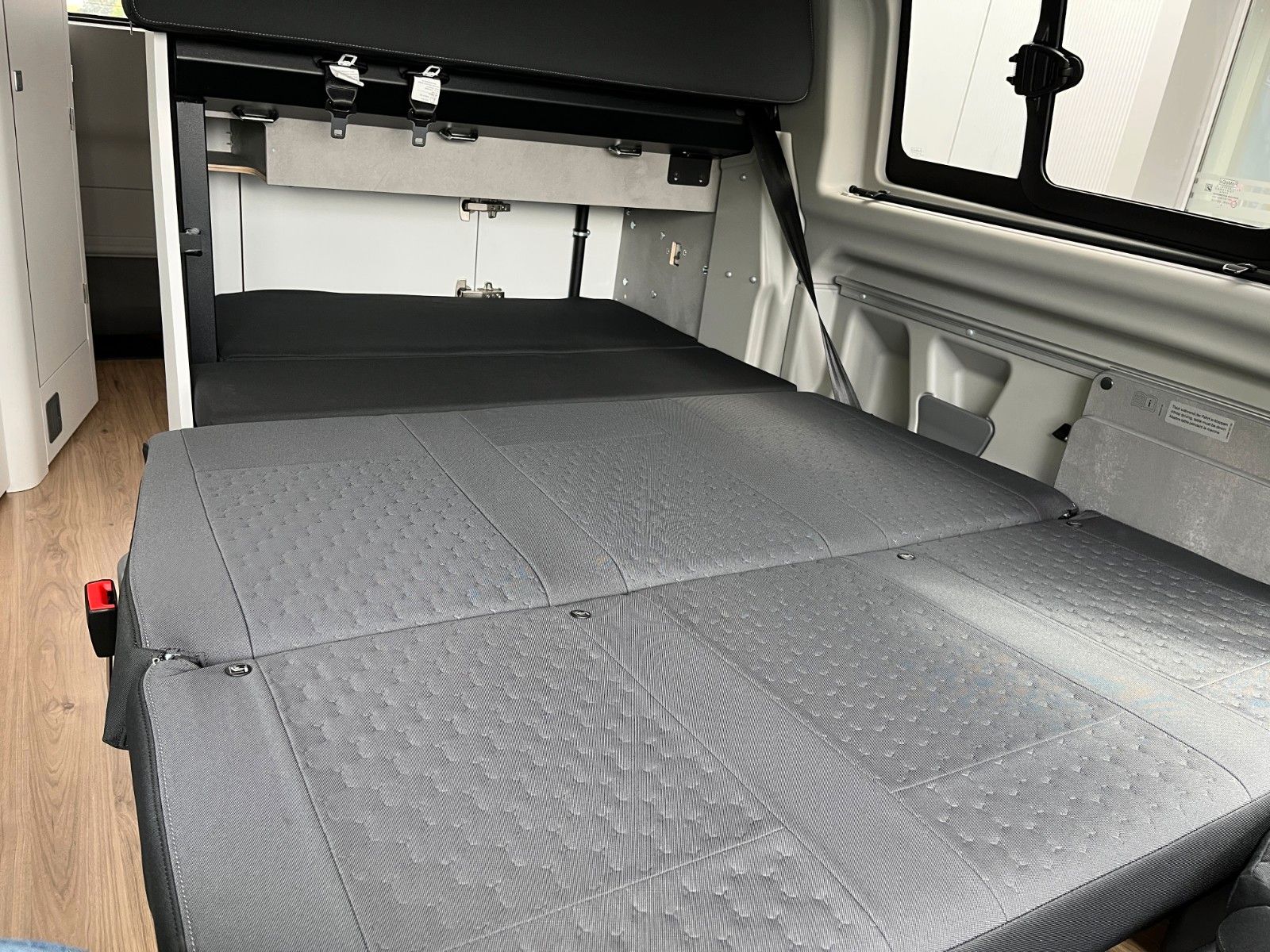 Fahrzeugabbildung Ford Nugget Plus Titanium 0,99 % Finanzierung