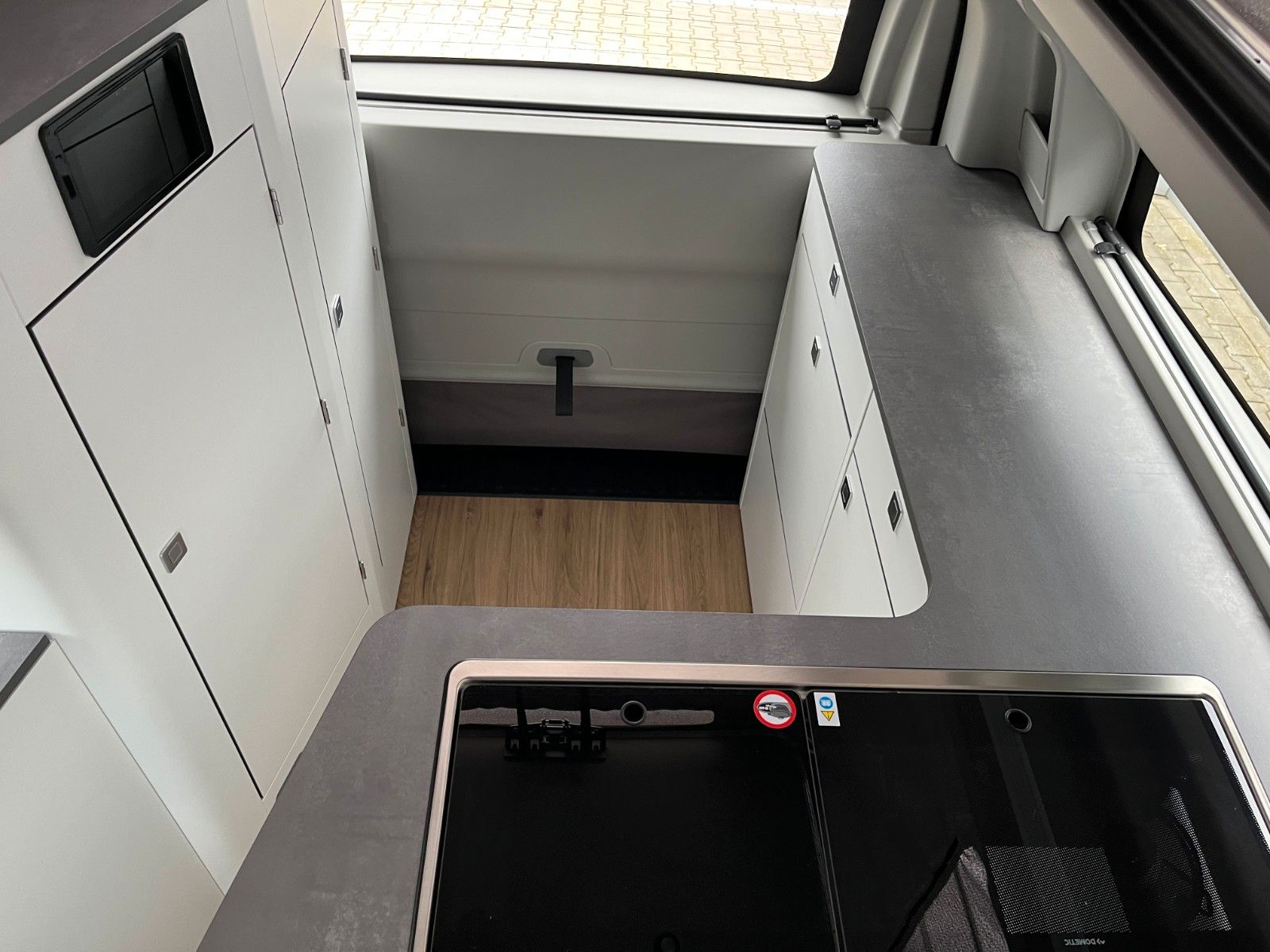 Fahrzeugabbildung Ford Nugget Plus Titanium 0,99 % Finanzierung