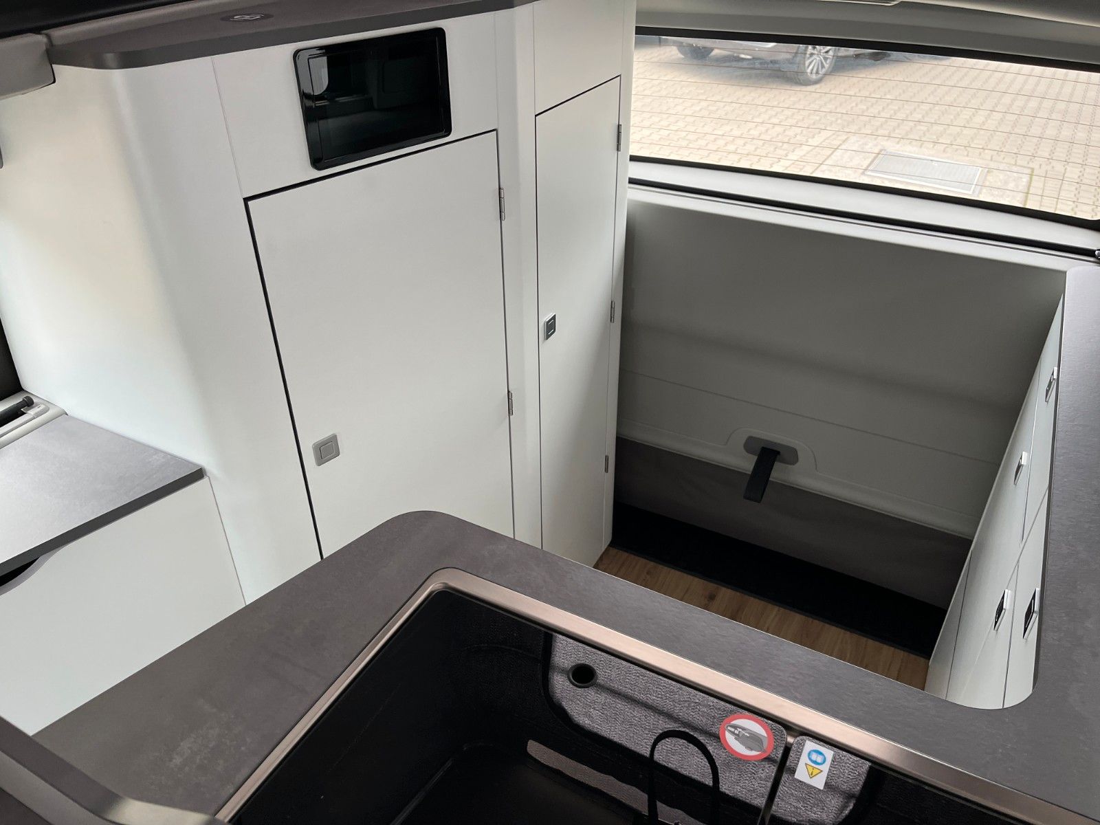 Fahrzeugabbildung Ford Nugget Plus Titanium 0,99 % Finanzierung
