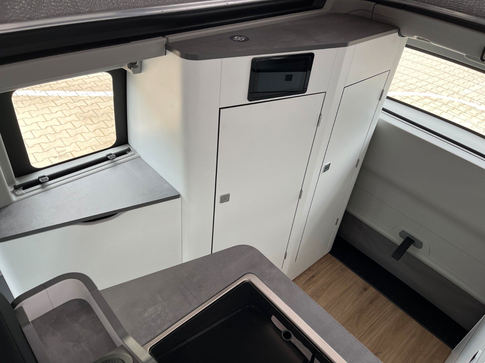 Fahrzeugabbildung Ford Nugget Plus Titanium 0,99 % Finanzierung
