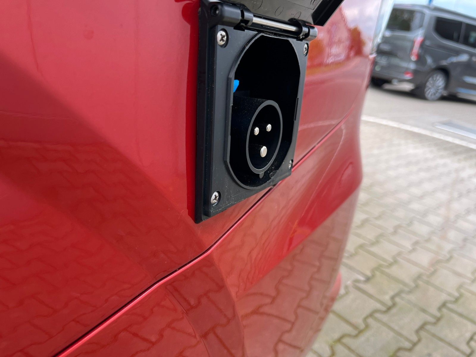 Fahrzeugabbildung Ford Nugget Plus Titanium 0,99 % Finanzierung