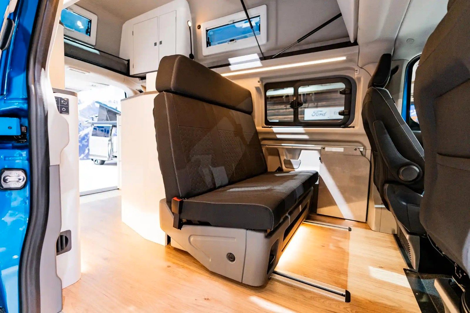 Fahrzeugabbildung Ford Nugget Hochdach L2 Titanium 0,99% Finanzierung!!