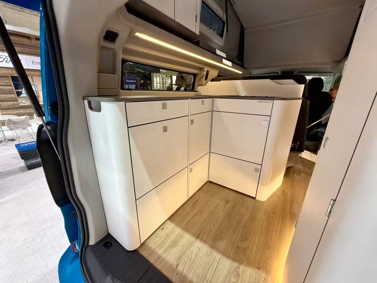 Fahrzeugabbildung Ford Nugget Hochdach L2 Titanium 0,99% Finanzierung!!
